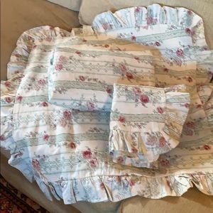 Pine Cone Hill nwot king coverlet & 2 euro shams